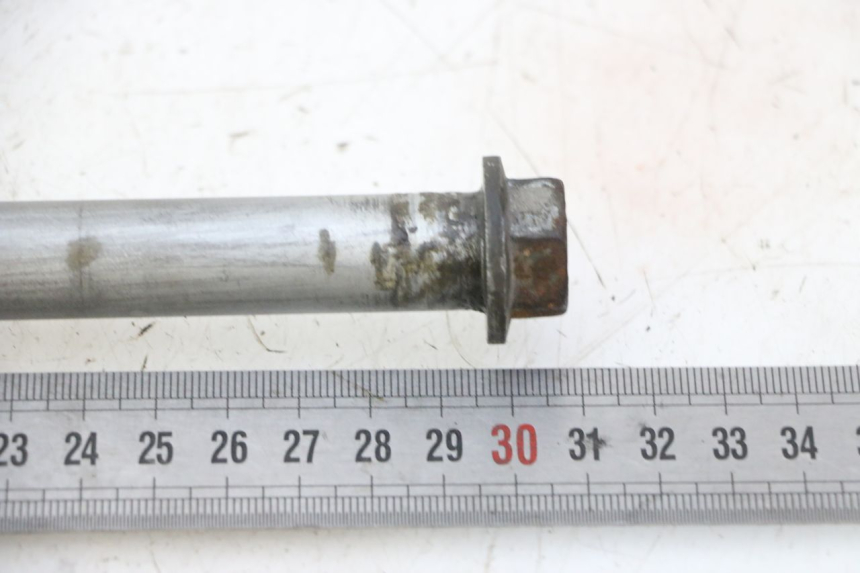 photo de OŚ KOŁA TYLNEGO APRILIA ETX 125 (1998 - 2002) - Zoom stanu zużycia