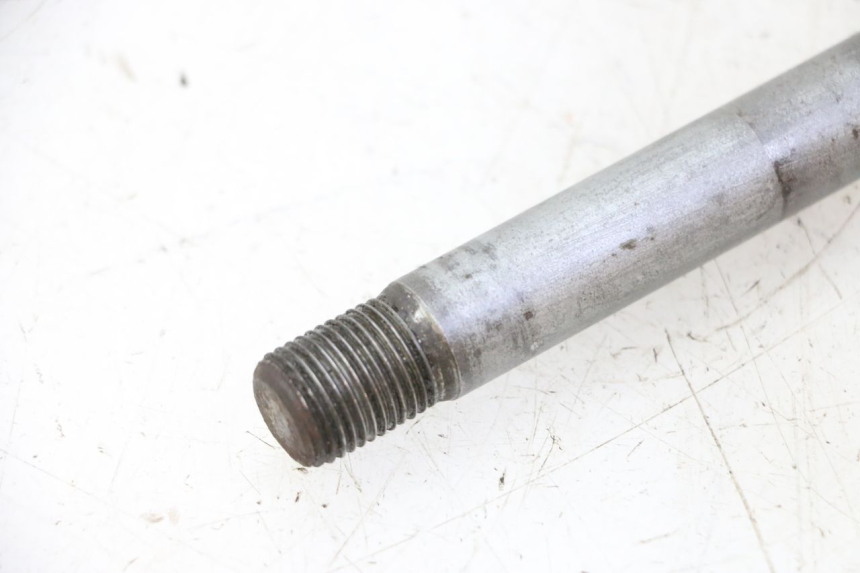 photo de OŚ KOŁA TYLNEGO APRILIA ETX 125 (1998 - 2002) - Widok ogólny