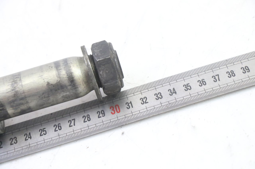 photo de OŚ KOŁA TYLNEGO YAMAHA FZ6 FAZER S2 600 (2007 - 2011) - Inny kąt widzenia