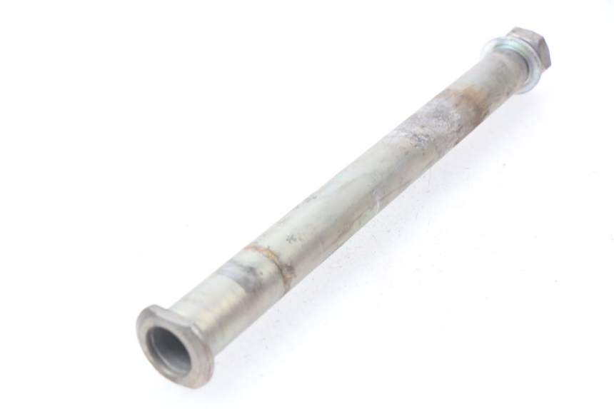 photo de OŚ KOŁA TYLNEGO YAMAHA FZ8 800 (2010 - 2016) - Zbliżenie techniczne