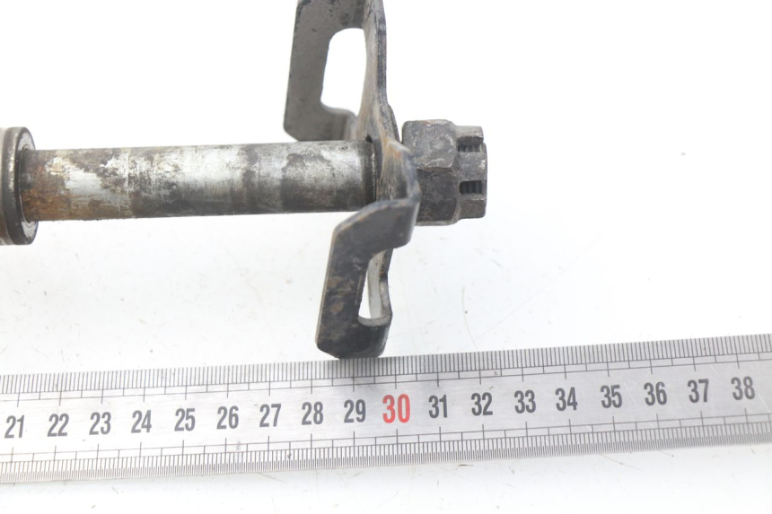 photo de OŚ KOŁA TYLNEGO KAWASAKI GPZ S 500 (1994 - 2005) - Zoom stanu zużycia