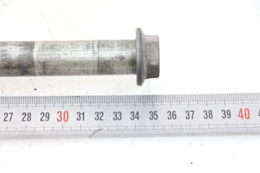 photo de OŚ KOŁA TYLNEGO HONDA VT C2 SHADOW 750 (1997 - 2001) - Inny kąt widzenia