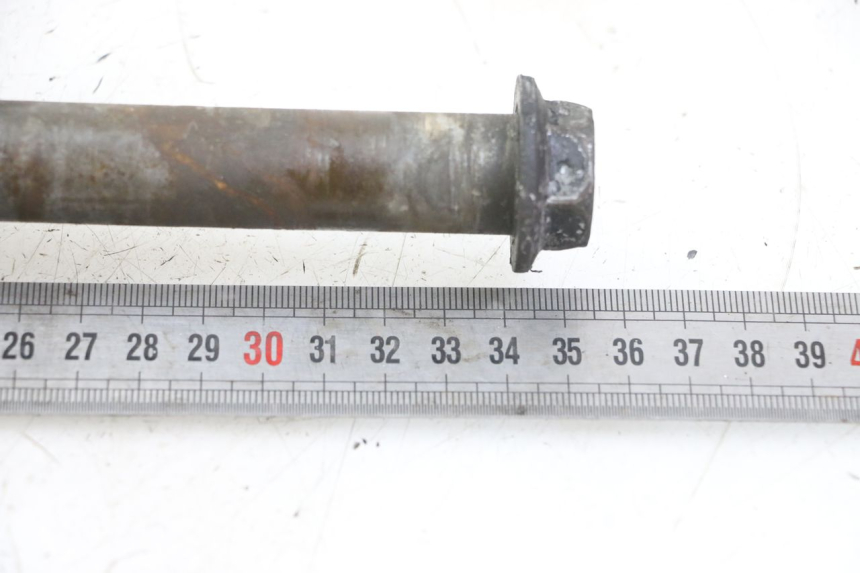 photo de OŚ KOŁA TYLNEGO KAWASAKI ZR7 ZR-7 S 750 (1999 - 2004) - Zoom stanu zużycia