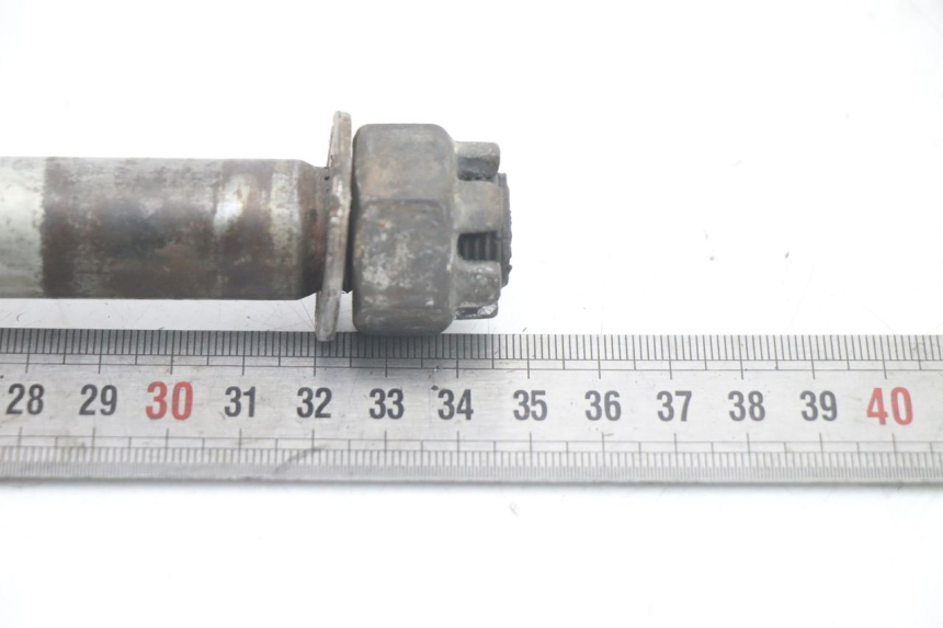 photo de OŚ KOŁA TYLNEGO KAWASAKI ZR7 ZR-7 S 750 (1999 - 2004) - Zbliżenie techniczne