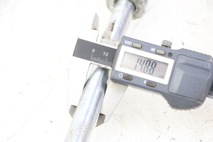 photo de OŚ KOŁA TYLNEGO KIDEN KD125-G 125 (2018 - 2022) - Szczegół części