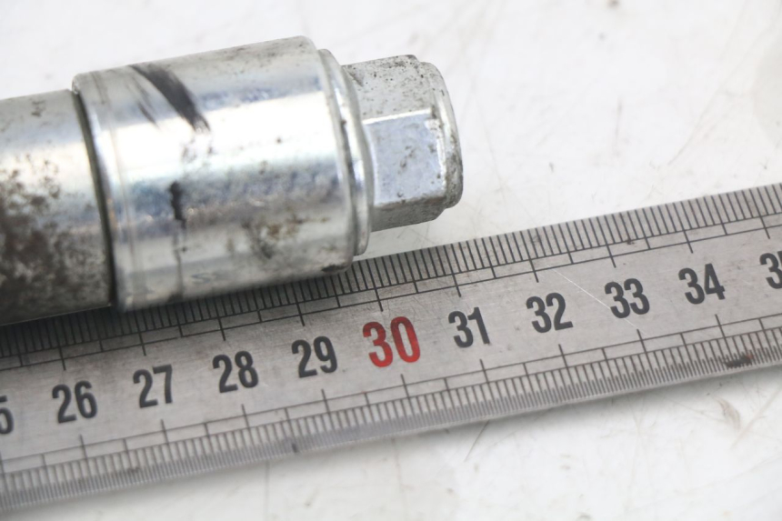 photo de OŚ KOŁA TYLNEGO MASAI SCRAMBLER SPORT 125 (2021 - 2025) - Inny kąt widzenia