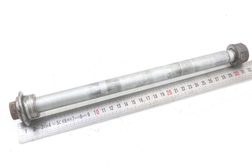 photo de OŚ KOŁA TYLNEGO HONDA NTV DEAUVILLE 650 (1998 - 2001) - Szczegół części