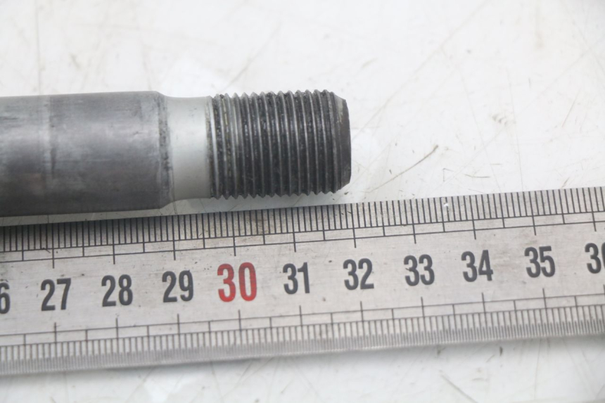 photo de OŚ KOŁA TYLNEGO HONDA NTV DEAUVILLE 650 (1998 - 2001) - Zoom stanu zużycia