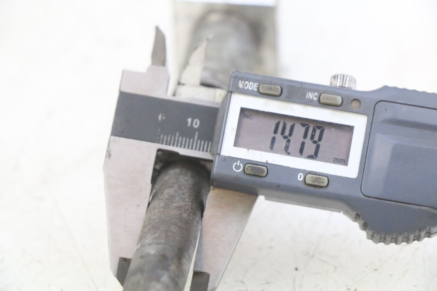 photo de OŚ KOŁA TYLNEGO YCF PILOT 125 - Inny kąt widzenia