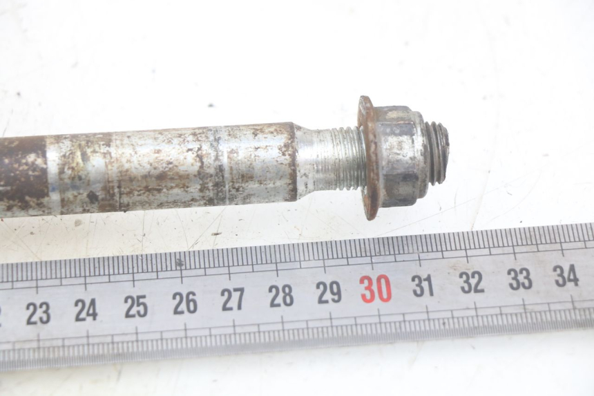 photo de OŚ KOŁA TYLNEGO YAMASAKI ROADSTER 50 (2013 - 2018) - Szczegół części