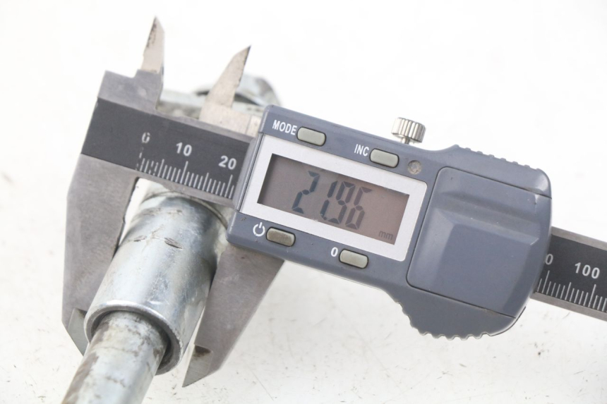 photo de OŚ KOŁA TYLNEGO MINI MX ROOKIE 125 - Inny kąt widzenia