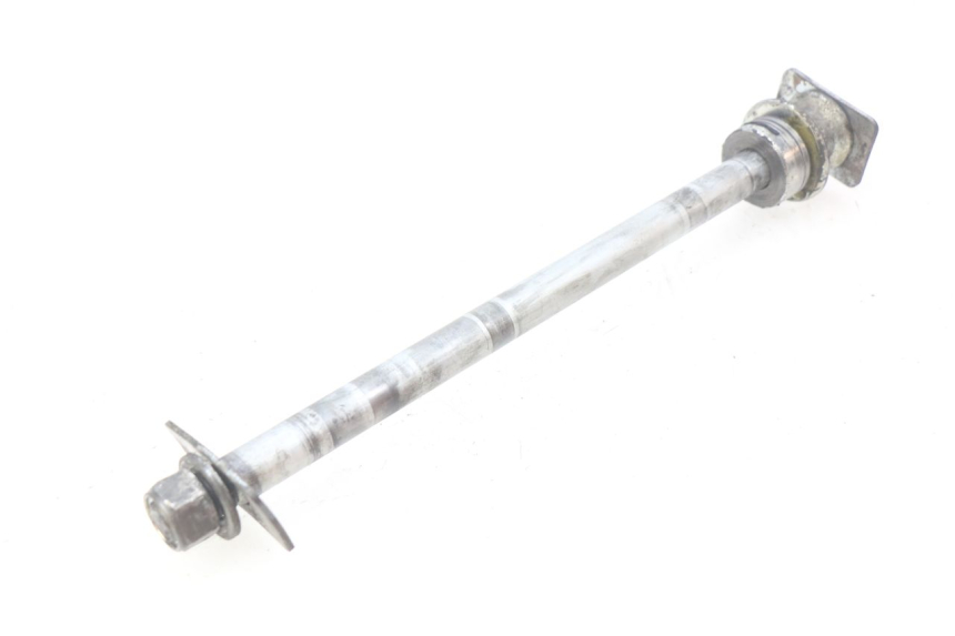 photo de OŚ KOŁA TYLNEGO SUZUKI SV N 650 (1999 - 2002) - Zbliżenie techniczne