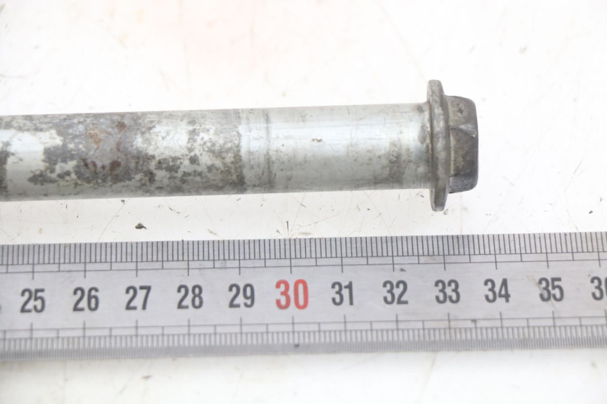 photo de OŚ KOŁA TYLNEGO SUZUKI SV N 650 (1999 - 2002) - Szczegół części