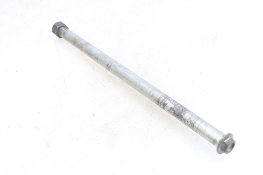 photo de OŚ KOŁA TYLNEGO SUZUKI SV N 650 (1999 - 2002) - Inny kąt widzenia