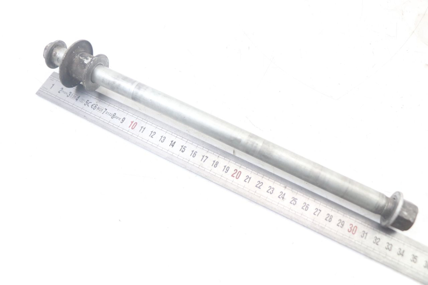 photo de OŚ KOŁA TYLNEGO SUZUKI SV N 650 (1999 - 2002) - Szczegół części