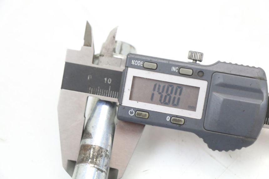 photo de OŚ KOŁA TYLNEGO MINI MX SX 125 - Inny kąt widzenia