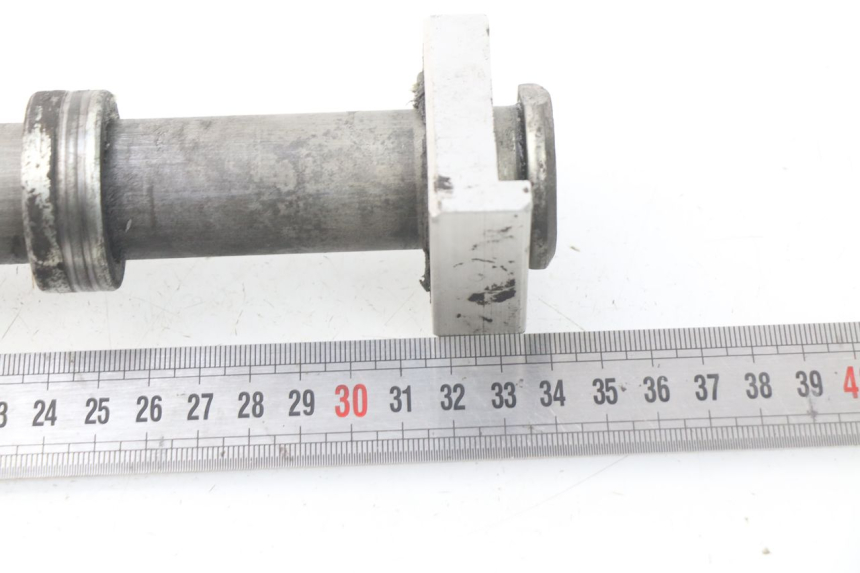 photo de OŚ KOŁA TYLNEGO YAMAHA TDM ABS 900 (2002 - 2014) - Szczegół części