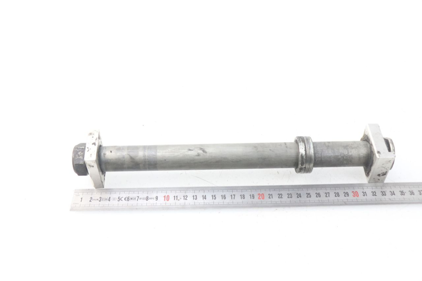 photo de OŚ KOŁA TYLNEGO YAMAHA TDM ABS 900 (2002 - 2014) - Zoom stanu zużycia