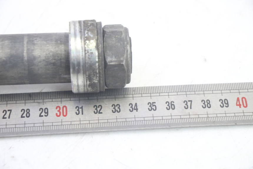 photo de OŚ KOŁA TYLNEGO YAMAHA TDM ABS 900 (2002 - 2014) - Inny kąt widzenia