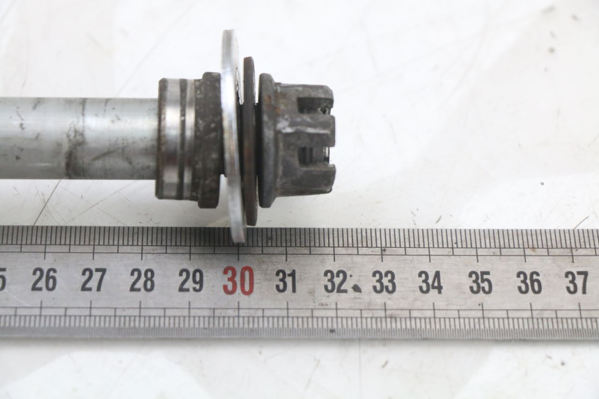 photo de OŚ KOŁA TYLNEGO YAMAHA TDR DELTABOX 125 (1997 - 2003) - Inny kąt widzenia