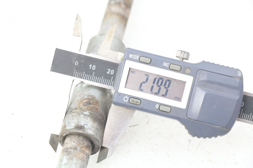 photo de OŚ KOŁA TYLNEGO NITRO MOTORS THUNDER 125 - Zoom stanu zużycia