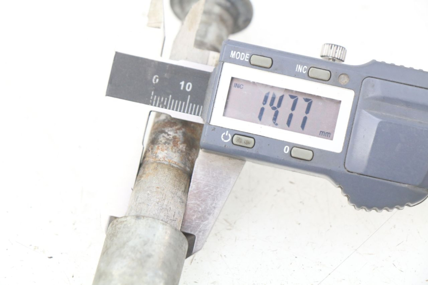 photo de OŚ KOŁA TYLNEGO NITRO MOTORS THUNDER 125 - Inny kąt widzenia