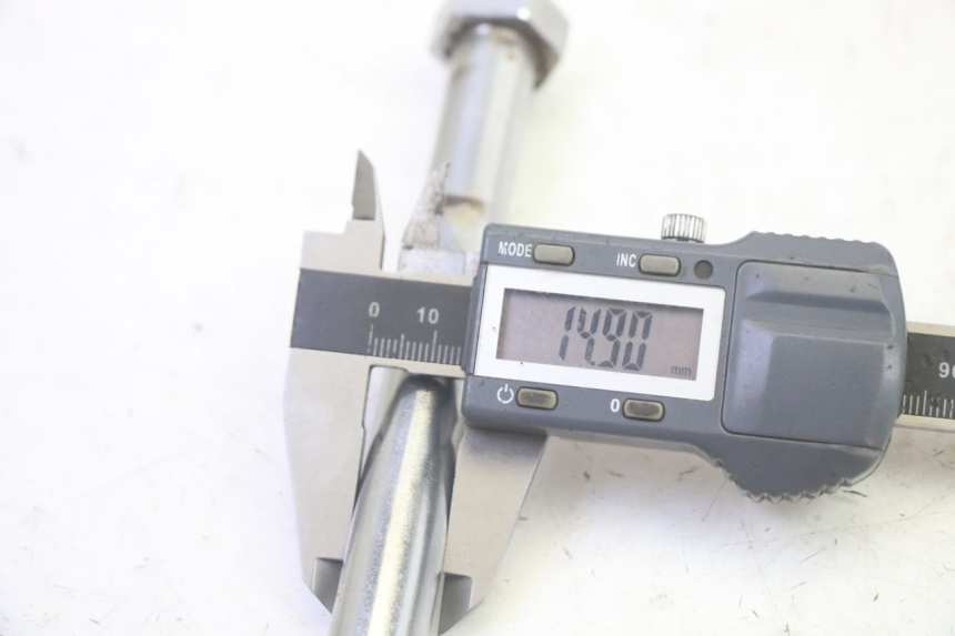 photo de OŚ KOŁA TYLNEGO KSR TR SM 50 (2015 - 2018) - Inny kąt widzenia