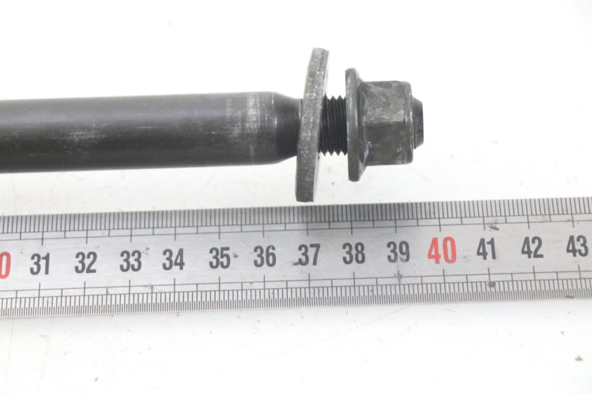 photo de OŚ KOŁA TYLNEGO YAMAHA XP T-MAX TMAX ABS 500 (2004 - 2007) - Szczegół części