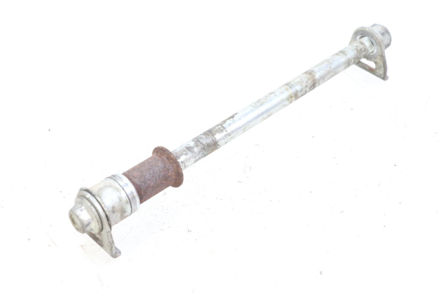 photo de OŚ KOŁA TYLNEGO HYOSUNG XRX 125 (2000 - 2008) - Widok główny