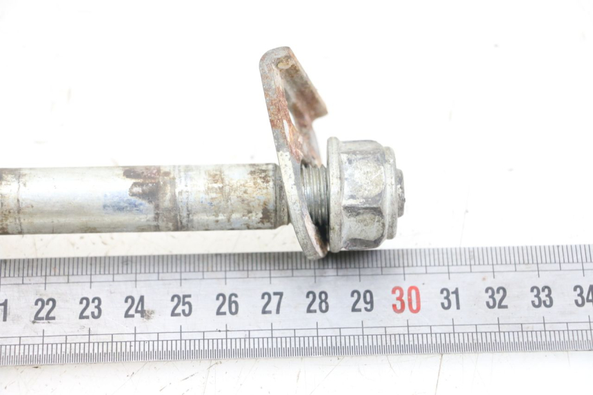 photo de OŚ KOŁA TYLNEGO HYOSUNG XRX 125 (2000 - 2008) - Zoom stanu zużycia