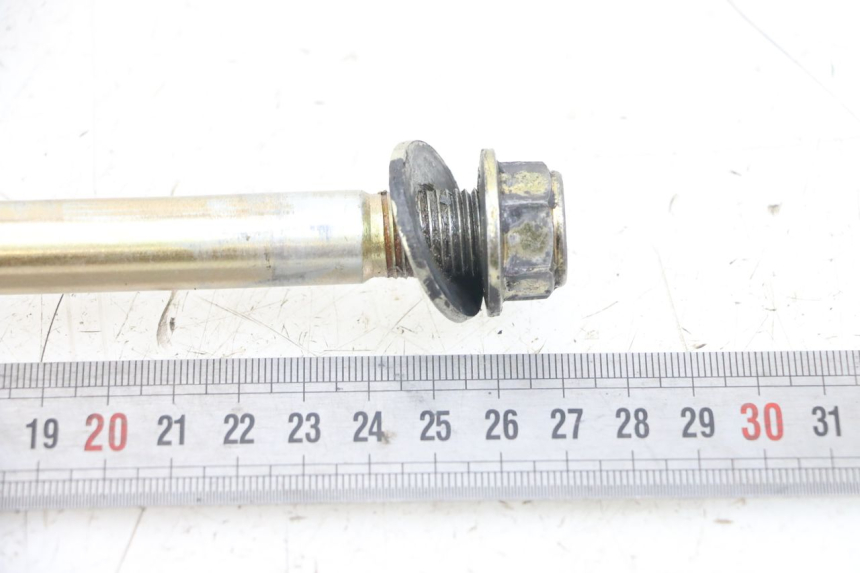 photo de OŚ KOŁA TYLNEGO SYM XS 125 (2007 - 2016) - Szczegół części