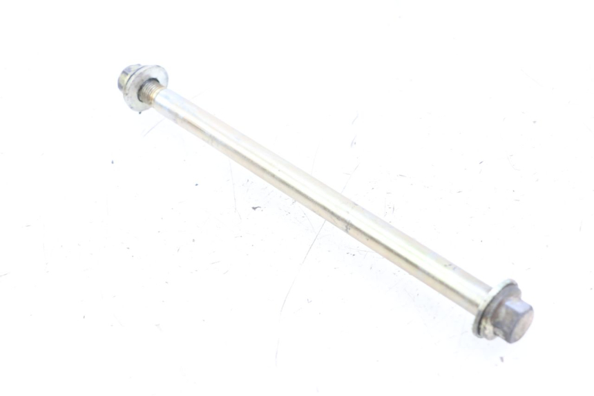 photo de OŚ KOŁA TYLNEGO SYM XS 125 (2007 - 2016) - Zbliżenie techniczne