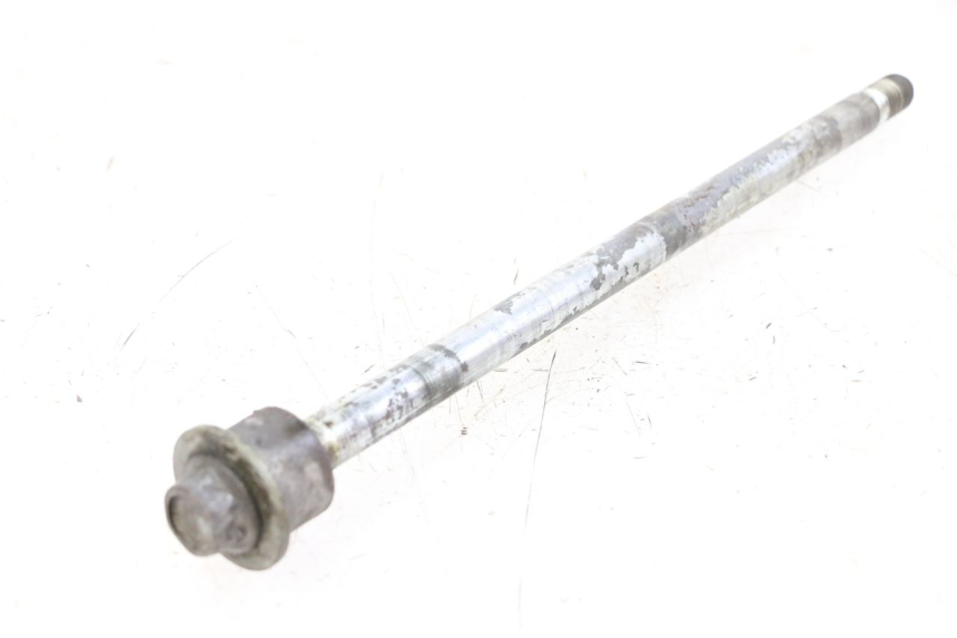 photo de OŚ KOŁA TYLNEGO YAMAHA XVS DRAG STAR DRAGSTAR 650 (1997 - 2007) - Zbliżenie techniczne