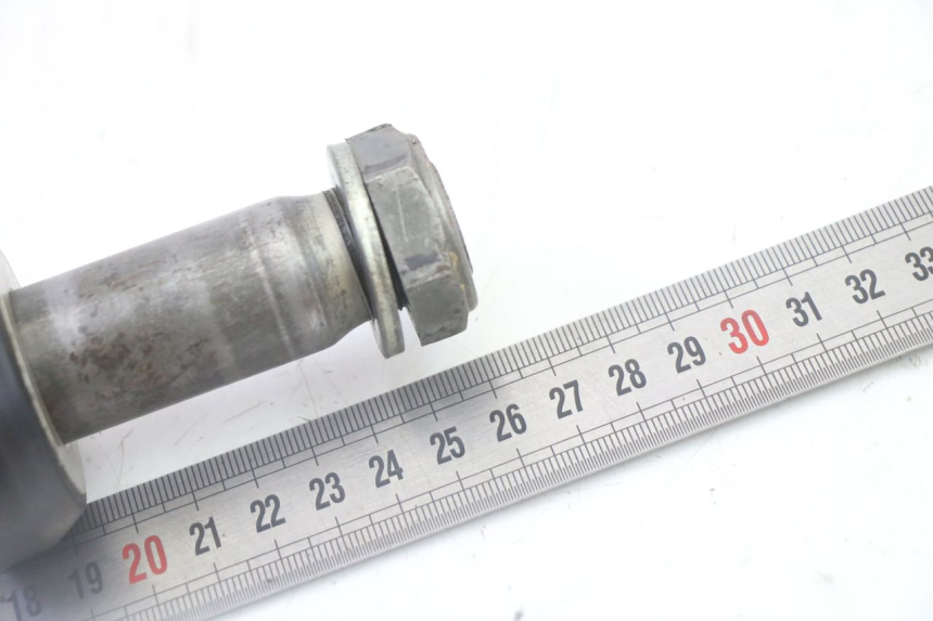 photo de OŚ KOŁA TYLNEGO YAMAHA YZ-F YZF 250 (2014 - 2018) - Inny kąt widzenia