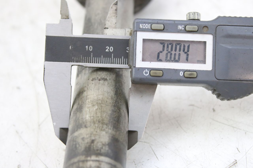 photo de OŚ KOŁA TYLNEGO YAMAHA YZF R1 1000 (2007 - 2008) - Zoom stanu zużycia