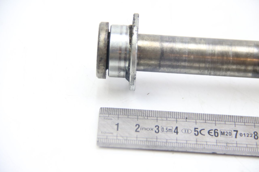 photo de OŚ KOŁA TYLNEGO KAWASAKI Z ABS 1000 (2014 - 2020) - Inny kąt widzenia