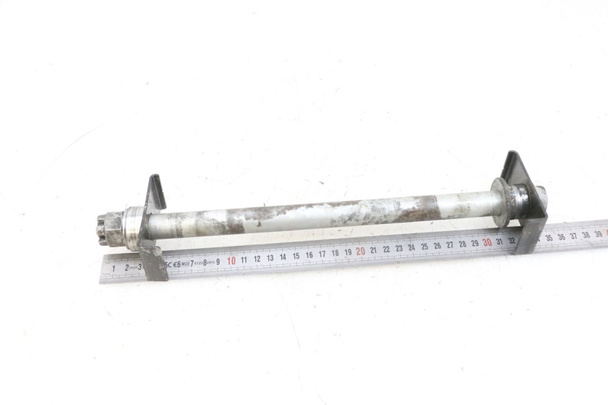 photo de OŚ KOŁA TYLNEGO KAWASAKI ZR 7 750 (1999 - 2004) - Inny kąt widzenia