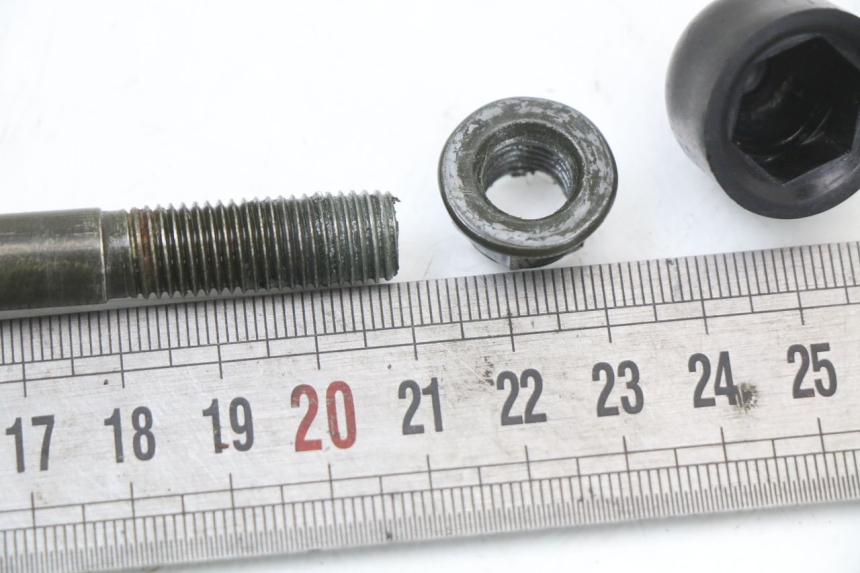 photo de OŚ KOŁA PRZEDNIEGO E-MAX 80L 1 (2011 - 2014) - Zoom stanu zużycia