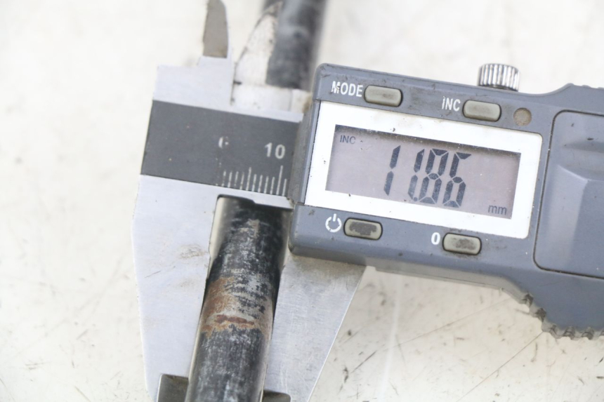 photo de OŚ KOŁA PRZEDNIEGO KYMCO AGILITY 16+ 4T 50 (2018 - 2023) - Szczegół części