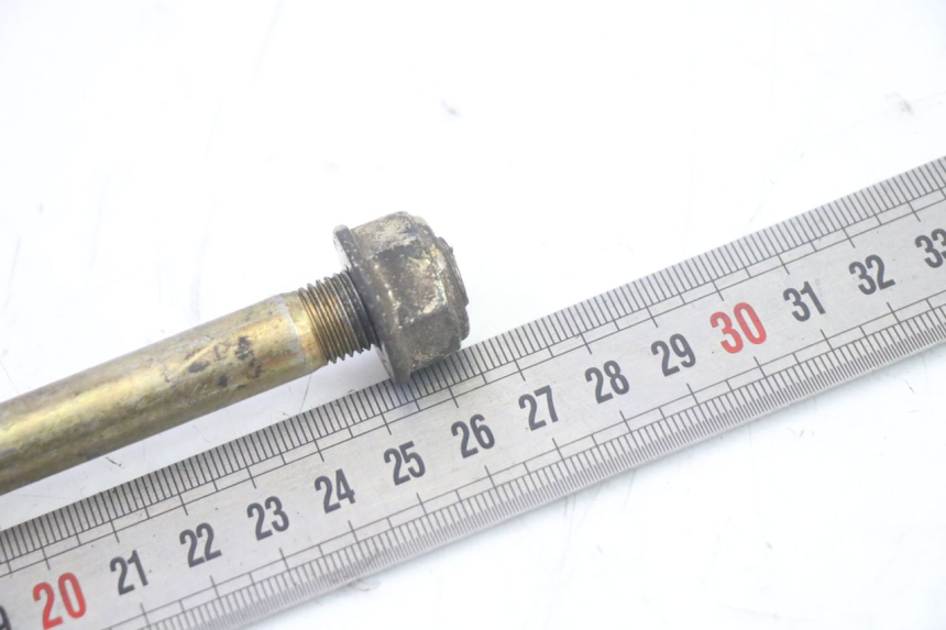 photo de OŚ KOŁA PRZEDNIEGO KYMCO AGILITY NAKED RENOUVO 2T 50 (2011 - 2018) - Inny kąt widzenia