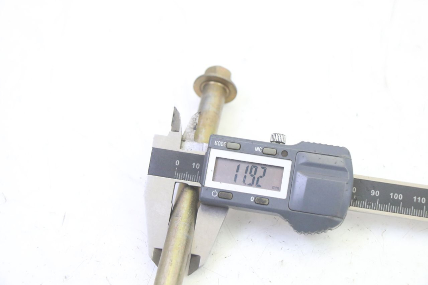 photo de OŚ KOŁA PRZEDNIEGO KYMCO AGILITY NAKED RENOUVO 2T 50 (2011 - 2018) - Zbliżenie techniczne