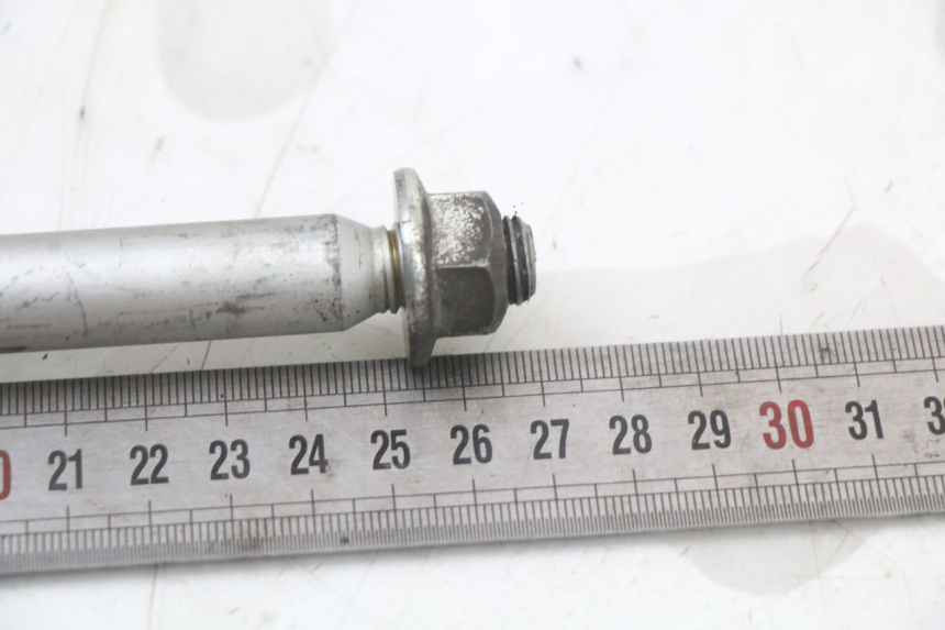 photo de OŚ KOŁA PRZEDNIEGO APRILIA SR MOTARD 50 (2012 - 2018) - Inny kąt widzenia