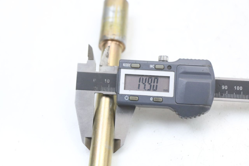 photo de OŚ KOŁA PRZEDNIEGO HYOSUNG GV AQUILA 125 (2000 - 2009) - Zbliżenie techniczne