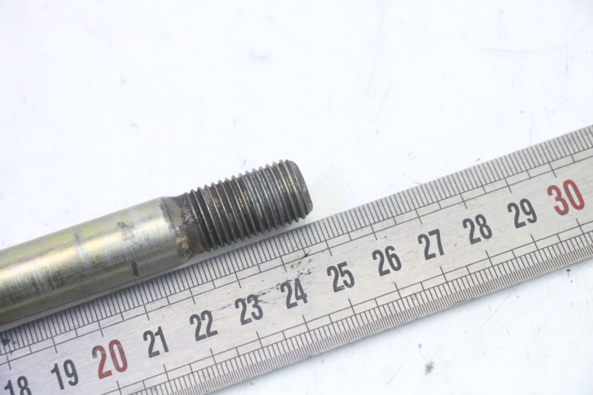 photo de OŚ KOŁA PRZEDNIEGO HYOSUNG GV AQUILA 125 (2000 - 2009) - Inny kąt widzenia