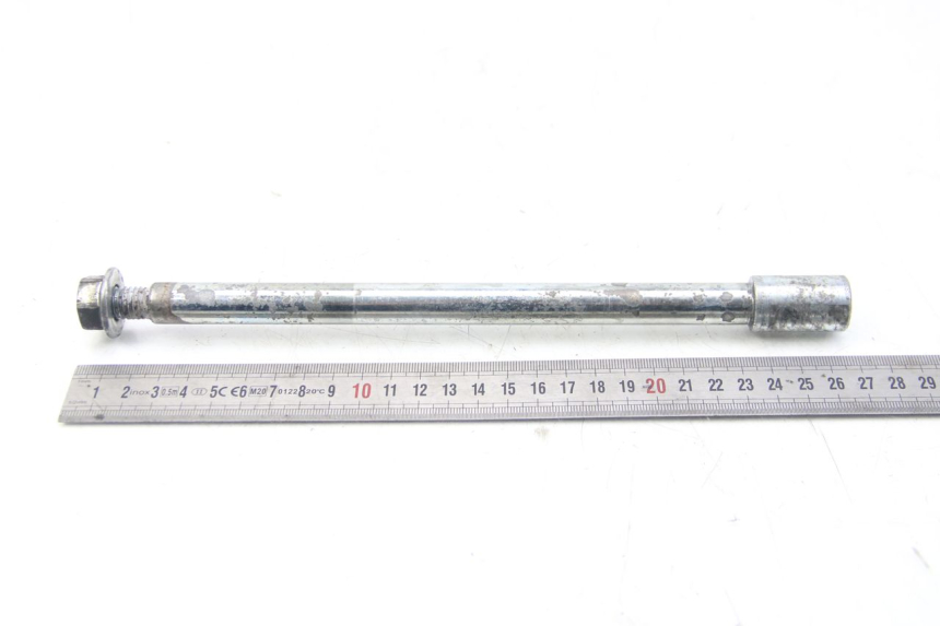 photo de OŚ PRZEDNIEGO KOŁA PIAGGIO BEVERLY 125 (2010 - 2015) - Szczegół części