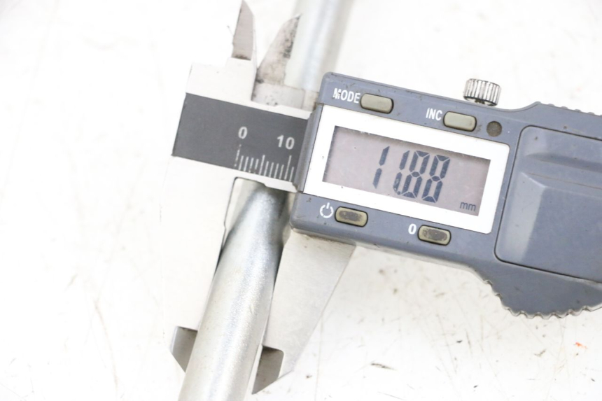 photo de OŚKA KOŁA PRZEDNIEGO MAG POWER BOMBERS 4T 50 (2016 - 2026) - Szczegół części