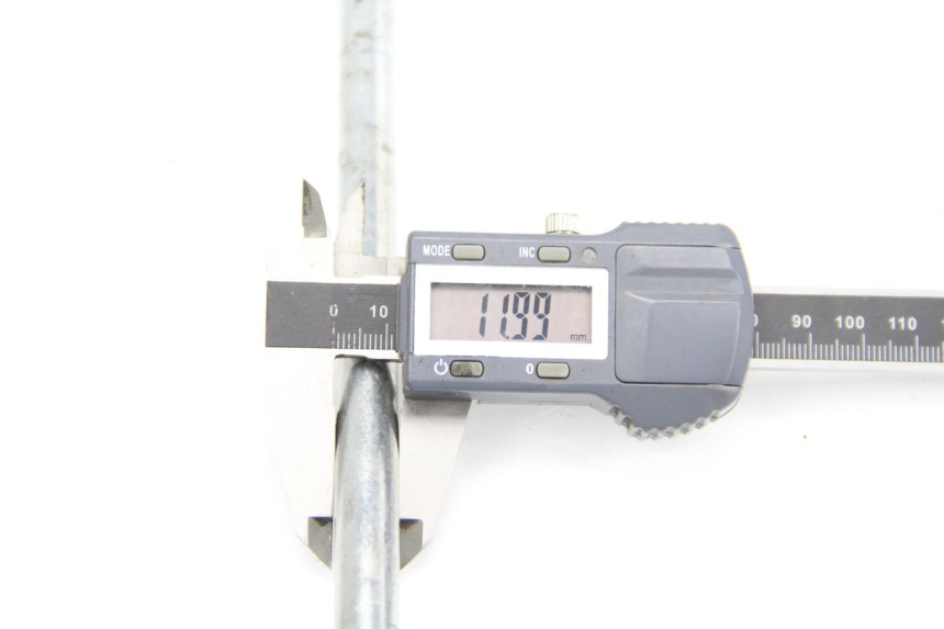 photo de OŚ KOŁA PRZEDNIEGO SUZUKI BURGMAN 125 (2007 - 2014) - Szczegół części