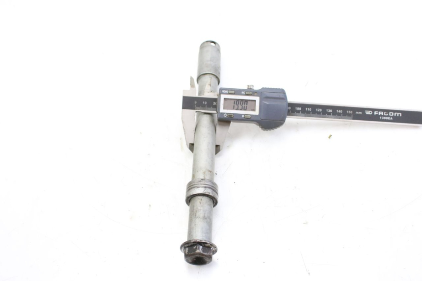 photo de OŚ KOŁA PRZEDNIEGO HONDA CBF 500 (2004 - 2007) - Widok ogólny