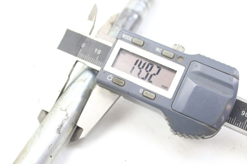 photo de OŚ KOŁA PRZEDNIEGO SYM CITYCOM CITY COM 125 (2009 - 2014) - Zoom stanu zużycia