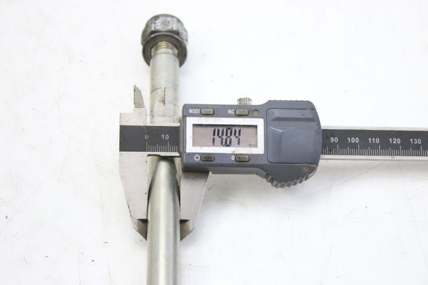 photo de OŚ PRZEDNIEGO KOŁA PEUGEOT CITYSTAR 50 (2013 - 2017) - Zbliżenie techniczne